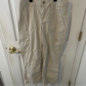 Hollister cream high rise baggy cargo windbreaker pants size 7